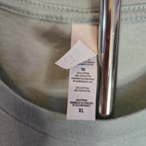 🌟 Handmade Disney Daisy Duck Tee – DTF Transfer Y2K Graphic Pastel Green Unisex - Picture 3 of 5